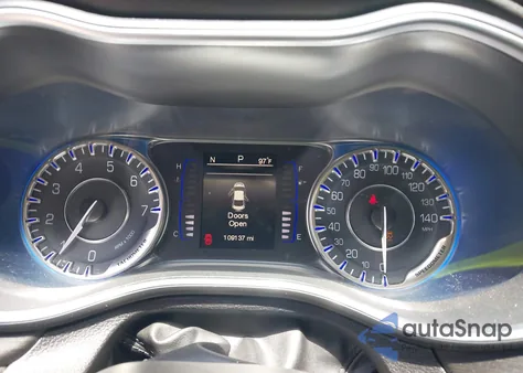 2015 Chrysler 200 Limited из США, поврежденный, VIN 1C3CCCAB7FN534120